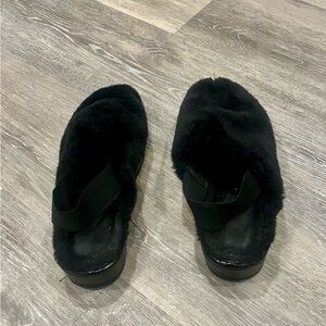 Women's Black Fuzzy Slide Sandals